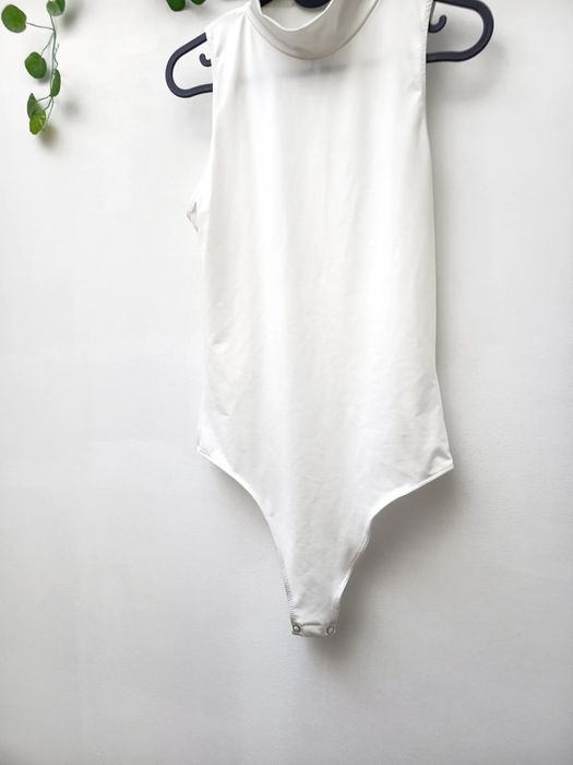 Body Branco de Cavas