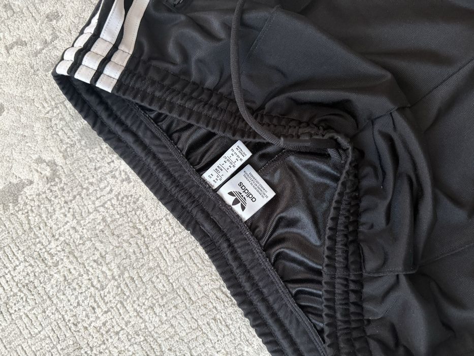 штаны адидас черные оверсайз