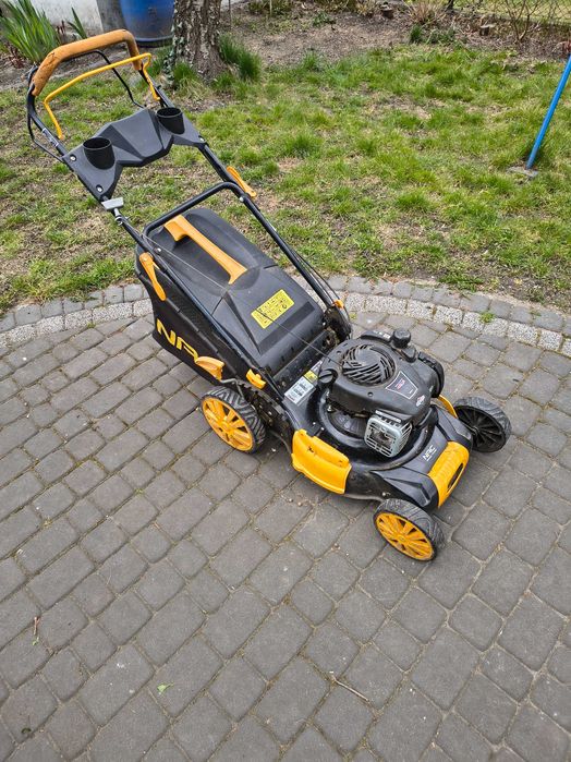 KOSIARKA SPALINOWA NAC  z napędem, silnik B&S 450E poj.125cc