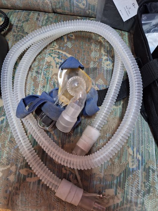 Aparat CPAP Weinmann SomnoTron 4 na bezdech + PODGRZEWACZ (Bogaty Zestaw)