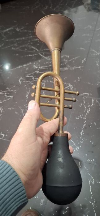 Vendo gaita e buzina antigas colecção metal