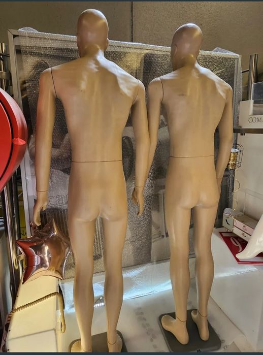 2 Manequins Masculinos de Corpo Inteiro 1.85m – Estilo Moderno / Loja