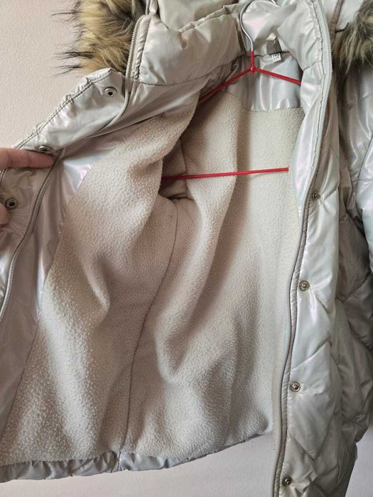 Зимова куртка для дівчинки, ріст 110