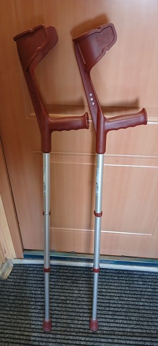 продам милиці майже нові