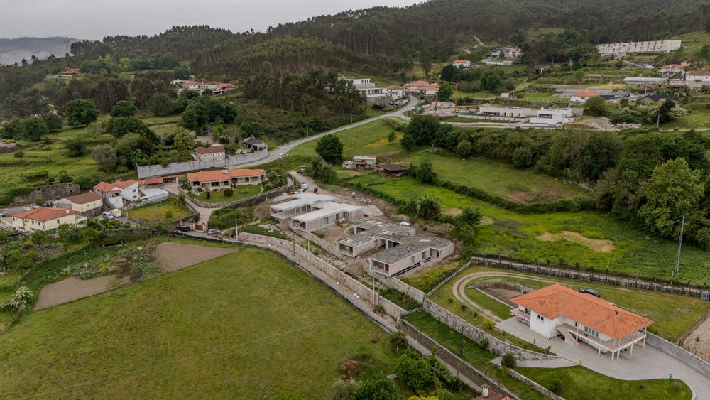 Moradia T3+1 Térrea  Luxo Povoa de Lanhoso