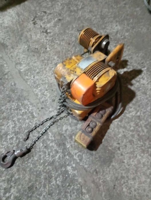 Тальфер електричний та сверлильний станок