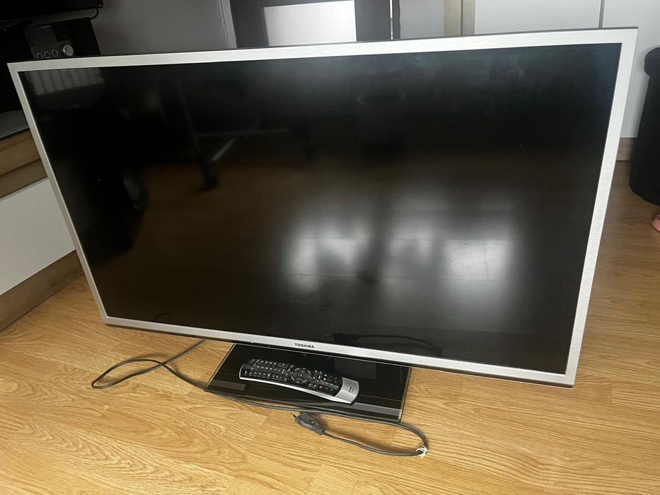 Sprzedam w pełni sprawny telewizor Toshiba 40 cali
