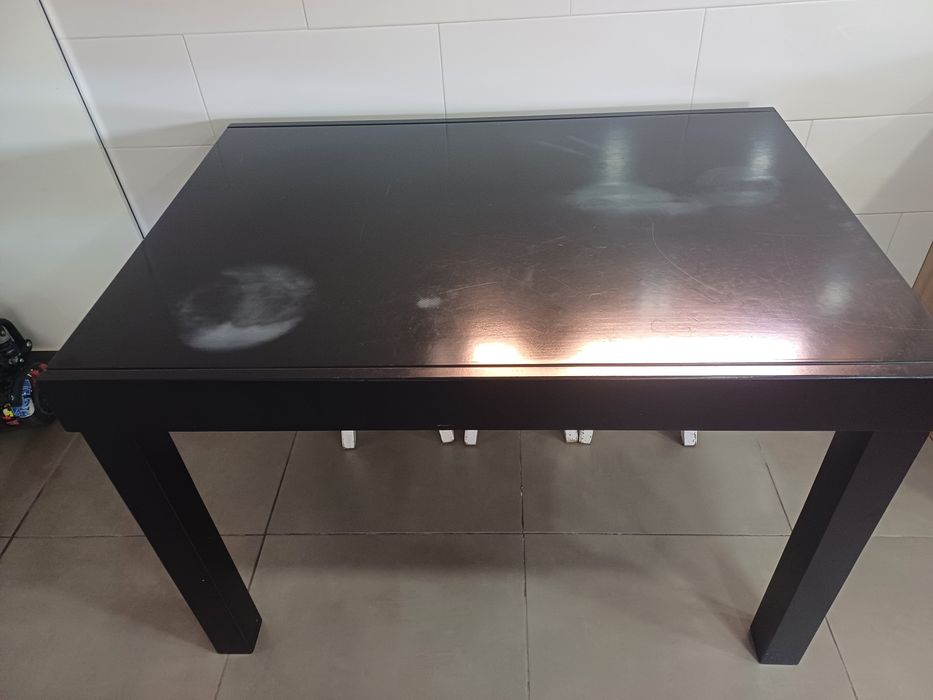 Mesa de sala em Wengué