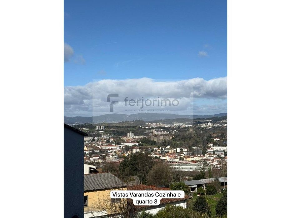 Moradia Geminada T3 com Vista Deslumbrante sobre Guimarães