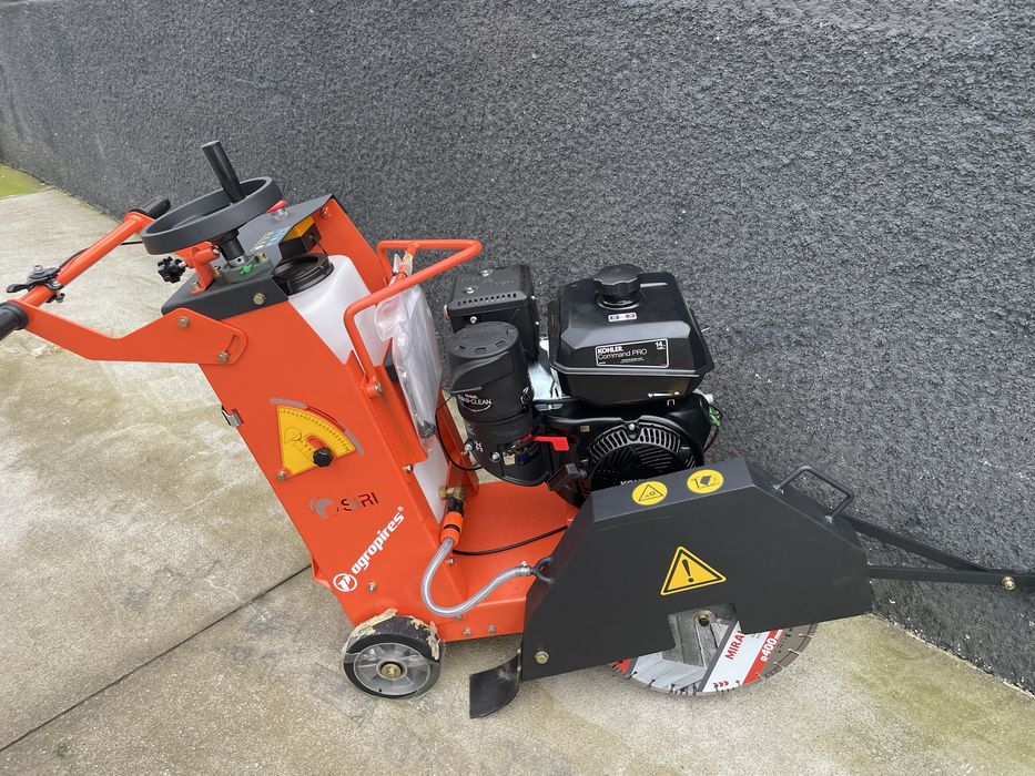 Coetador de asfalto com motor KOHLER