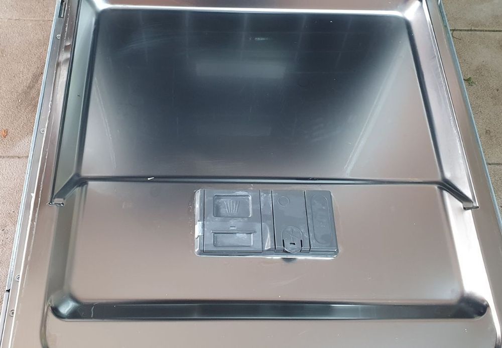 Посудомийка машина Whirlpool 6th sense