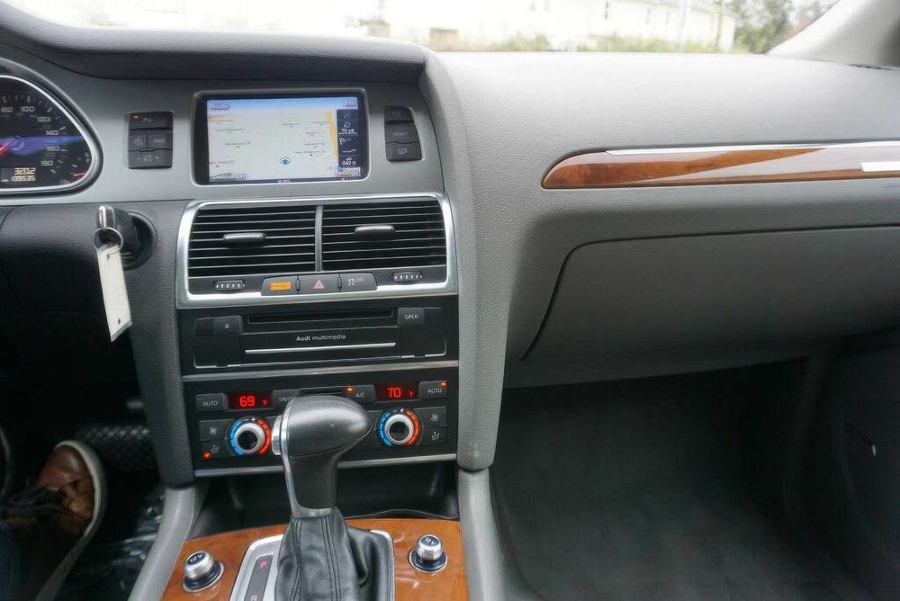 Audi Q7 3.0 quattro TDI Premium Plus      2015