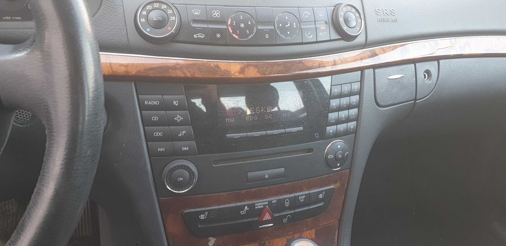 Mercedes w 211 OM647 2,7 cdi wszystkie części Silnik blacha środek