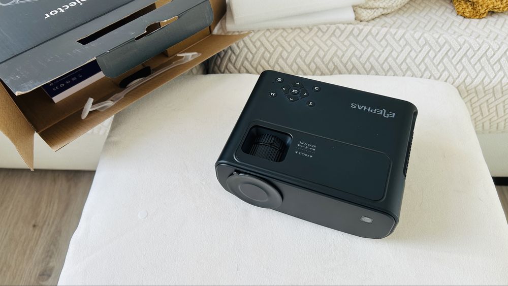 Video projector w13m