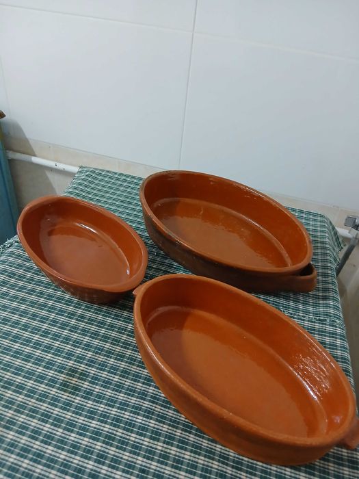 Travessas em barro, podem ir ao forno
