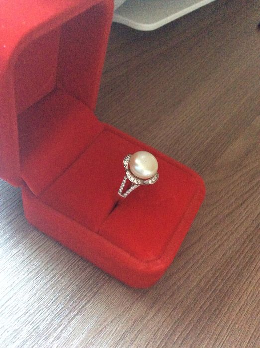 Серебрёное кольцо с жемчугом  S 925