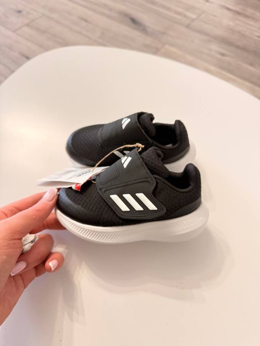 Кросівки в сітку  adidas 23 розмір 14,5 см