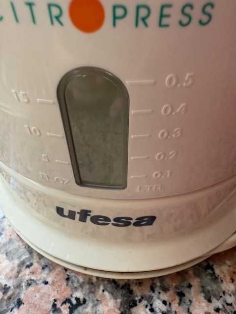 Exprimidor de laranjas UFESA Citropress