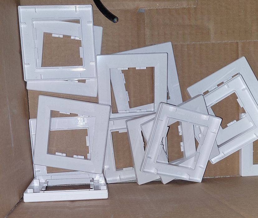 Розетка Рамка до розетки Asfora Shneider біла одинарна