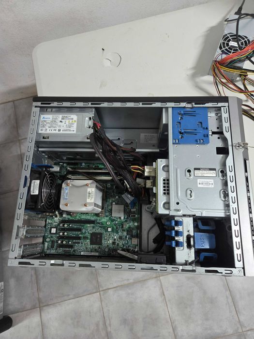 HP Proliant ML310e Gen V2