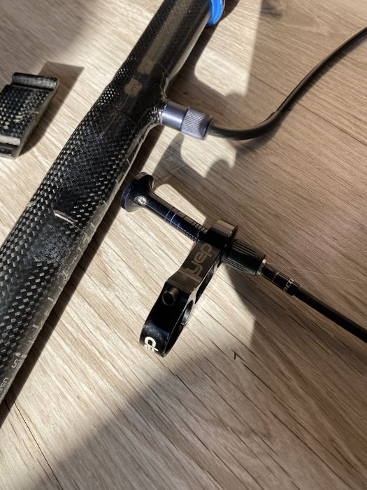 Sztyca karbonowa JBG2 DPS 30,9mm + manetka