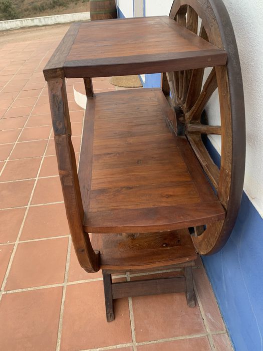 Estante roda da carroça original - peça exclusiva é única