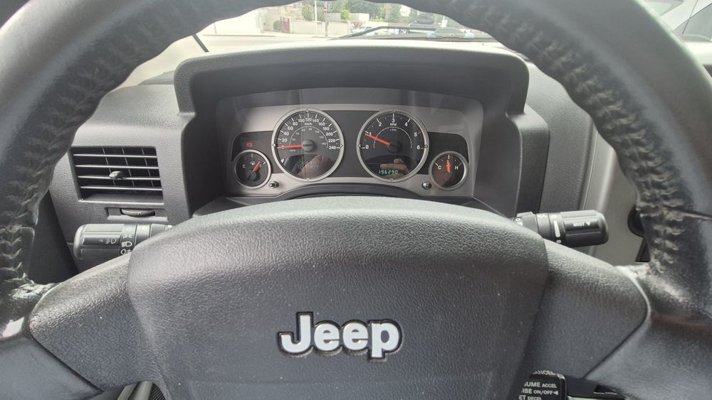 Jeep Compass 2.0 CRD 140CVS. 196000KMS  super estimado.