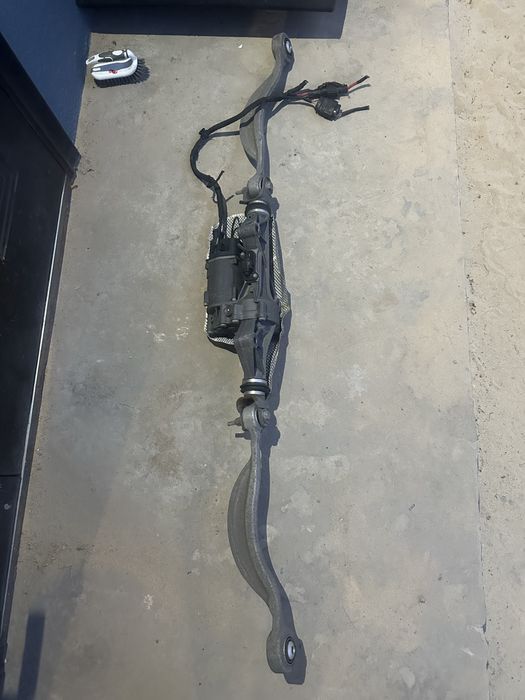 Задній ричаг audi q7 ,4m0501531