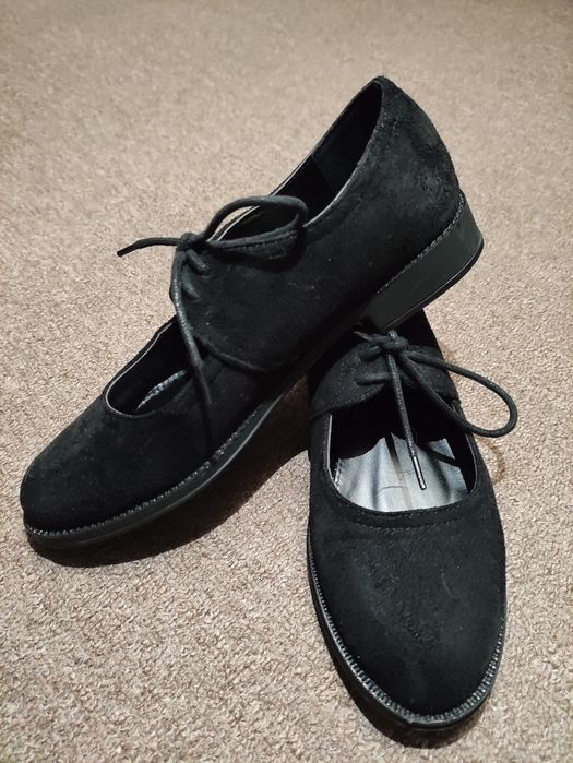 Туфлі чорні жіночі