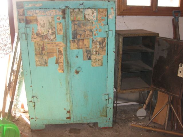 Продам шкаф/сейф металлический