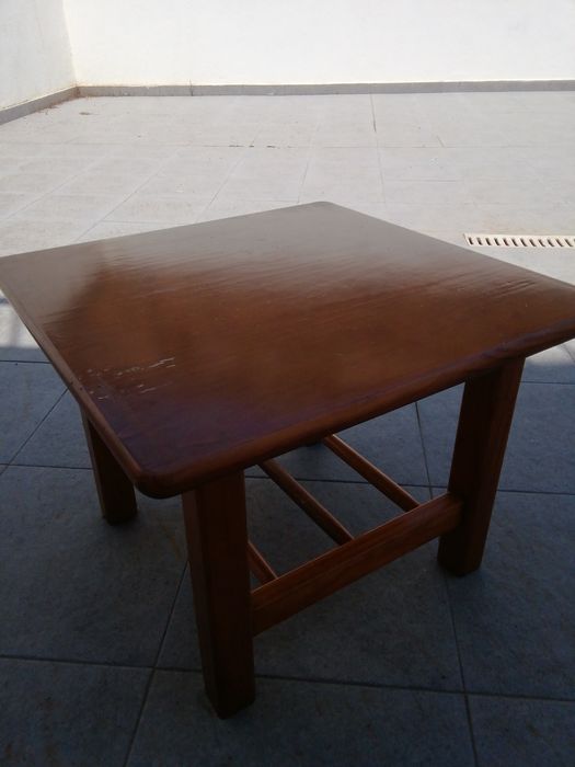 Mesa de apoio pinho escurecido