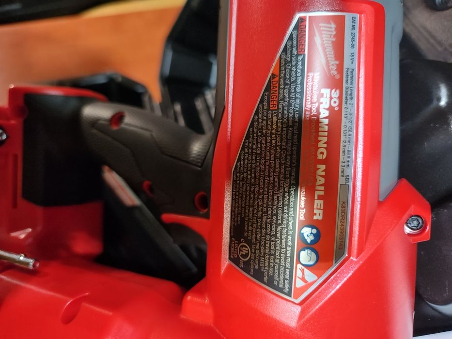 Milwaukee gwoździarka M18 FNN nowe