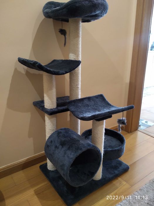 Arranhador Com Caminha