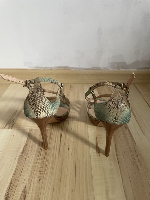 Szpilki sandały skórzane Kazar