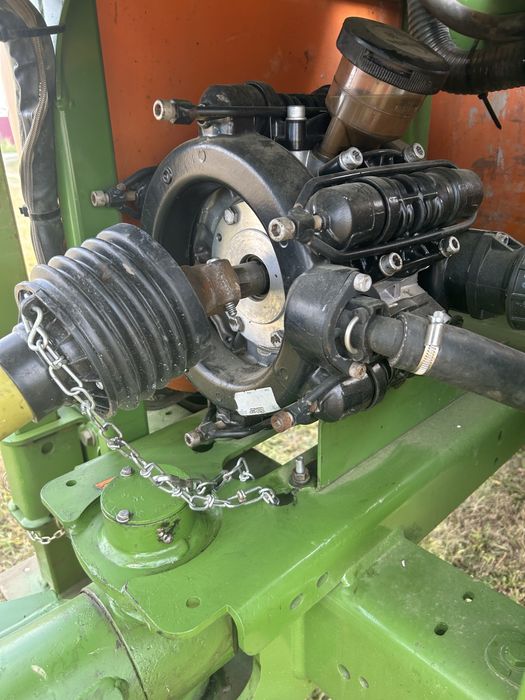 Оприскувач Amazone 3000