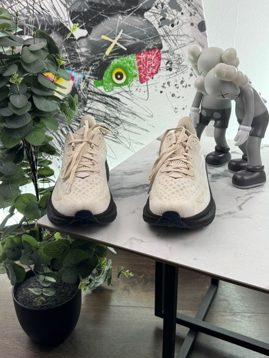 Кросівки Hoka Clifton 9 43 розмір Е8582