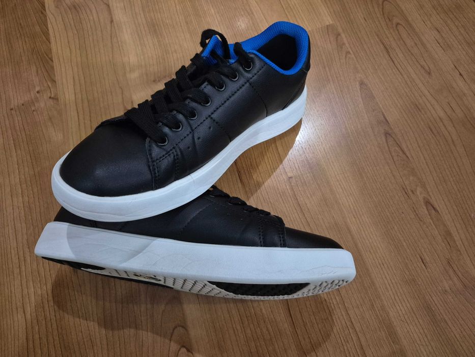 Продам кеди Skechers