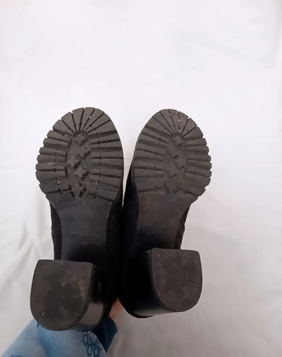 Botas Pretas de Salto