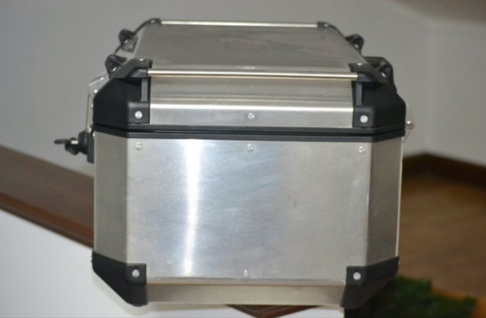 Top Case Givi Trekker Outback 58L Aluminio