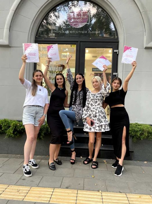 Курс нарощення на нижні форми та комбі манікюр