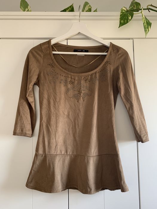 Blusa em Camurça com Aplicações (portes incluídos)