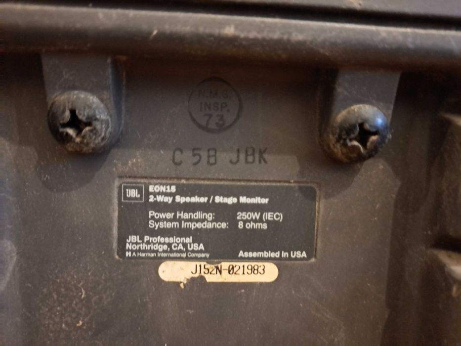 Colunas Passivas JBL EON 15