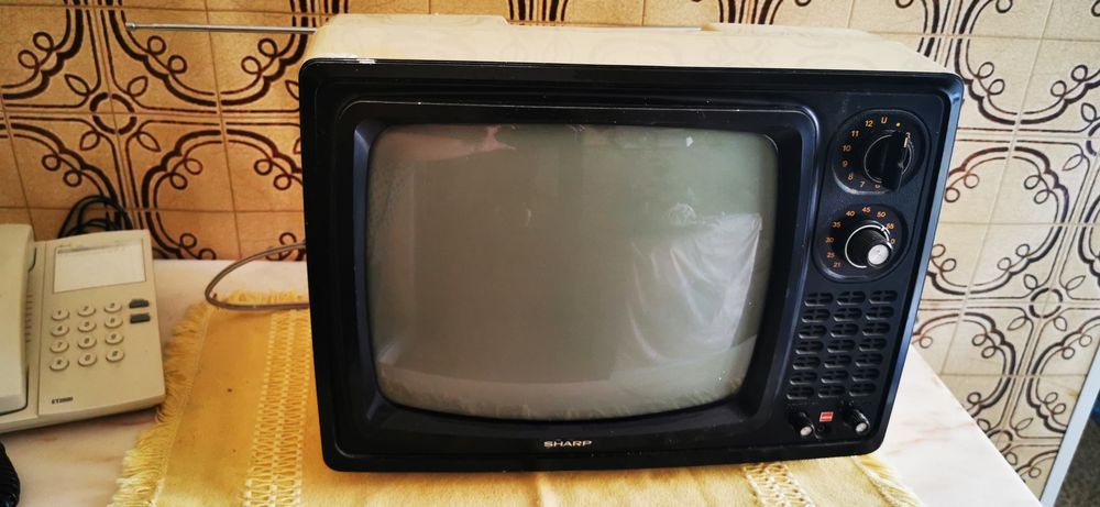 Conjunto de 3 Televisões antigas para decoração