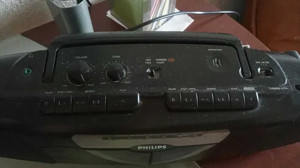 Магнитофон Philips