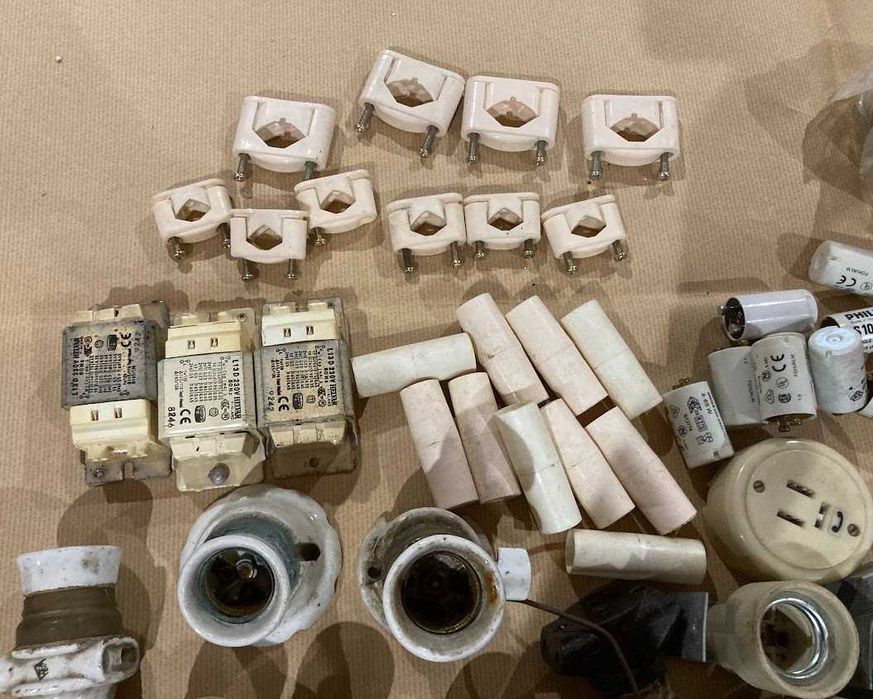 Material elétrico antigo