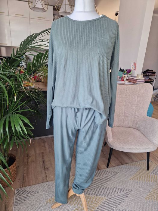 Komplet Damski Spodnie i Bluzka r.42/44