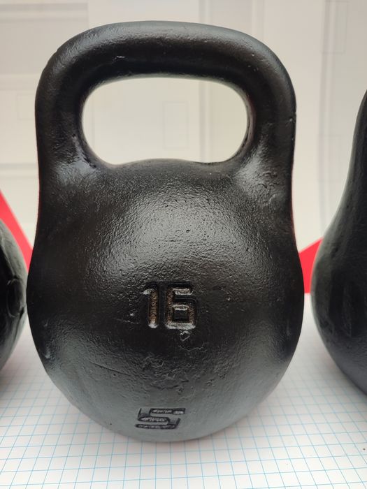 Гиря 16кг.32кг .спортивная