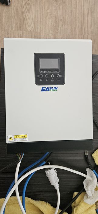 інвертор EASUN ISolar SPH 3K (2400W)