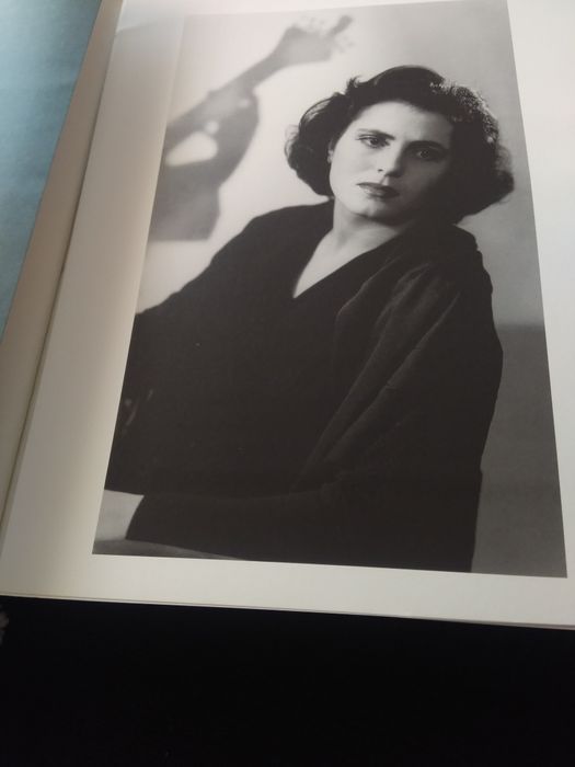 Livro + fotos da grande fadista