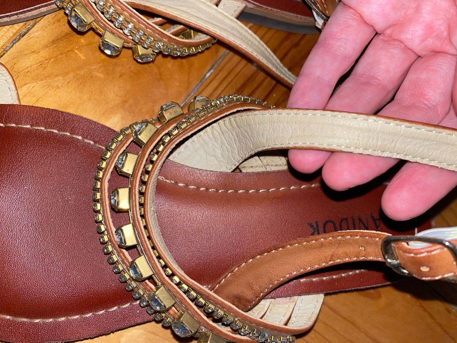 Sandalias jóia em pele castanha com brilhantes Lanidor 37